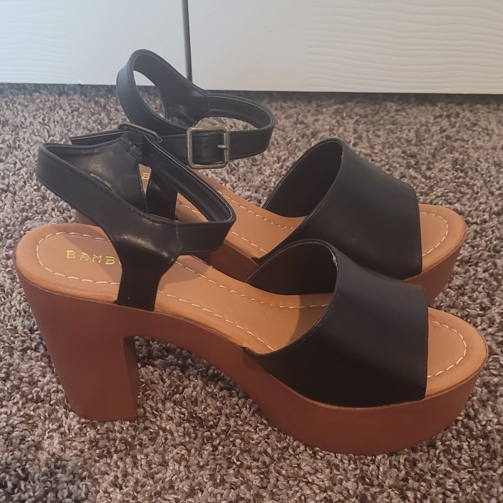 Bamboo  Woodland-08 Women's Heels size 10. New In Box
